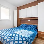 2 Bedroom In Apartment