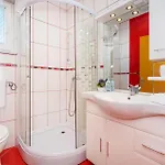Apartment 2 Bedroom In *