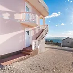 2 Bedroom In * Rtina