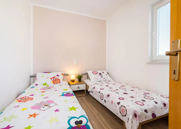 2 Bedroom In דירה *