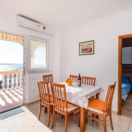 2 Bedroom In * Rtina