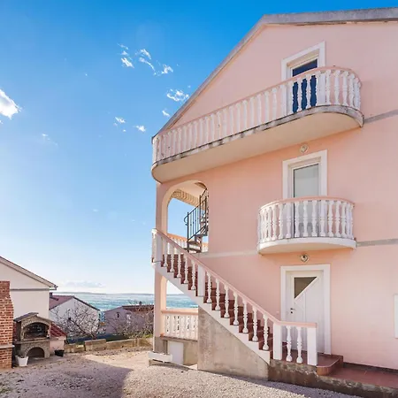 2 Bedroom In アパート *