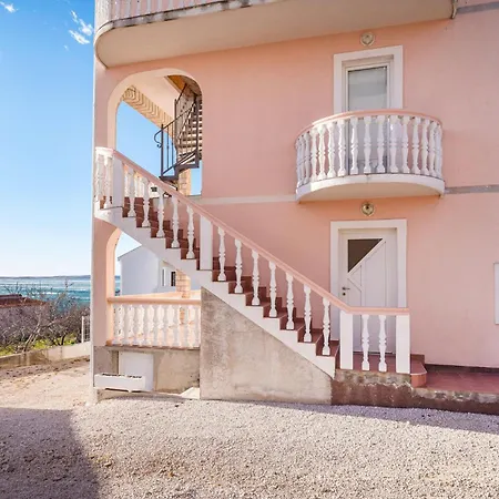 アパート 2 Bedroom In