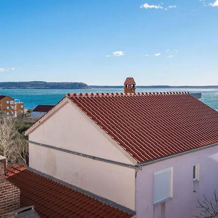 2 Bedroom In Apartment Rtina