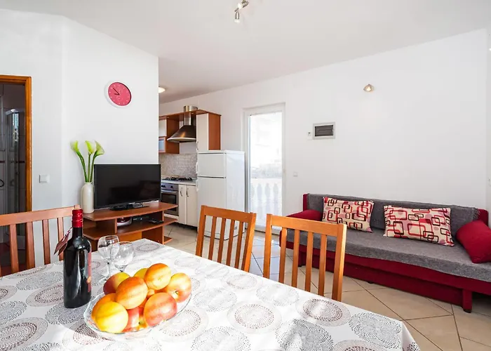 アパート 2 Bedroom In ルティナ