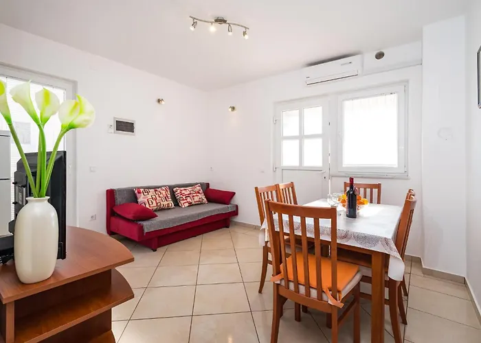 2 Bedroom In ルティナ